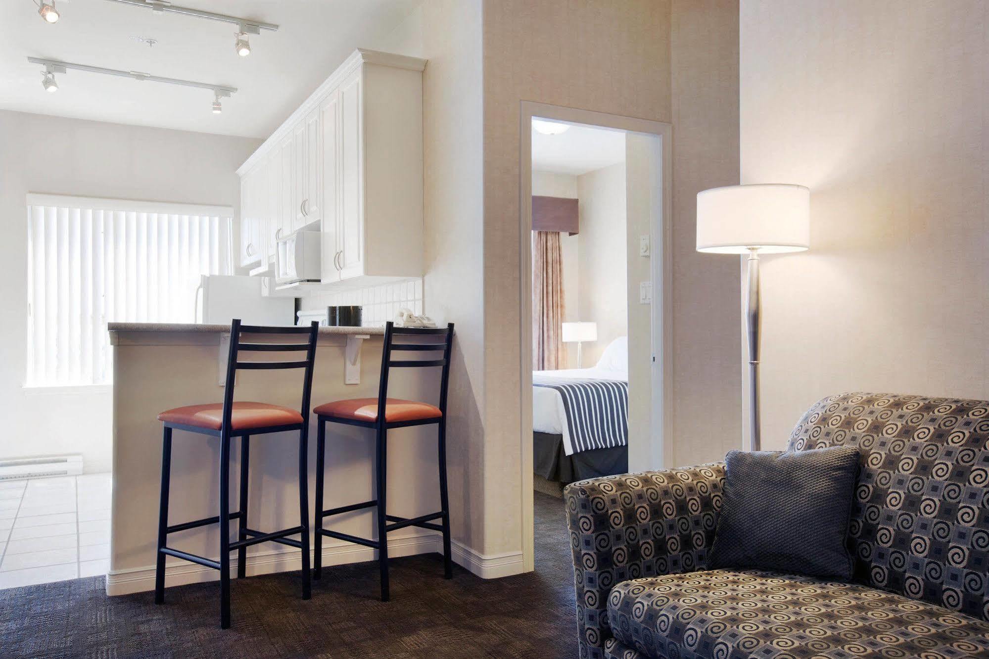 Sandman Suites Surrey - Guildford Buitenkant foto