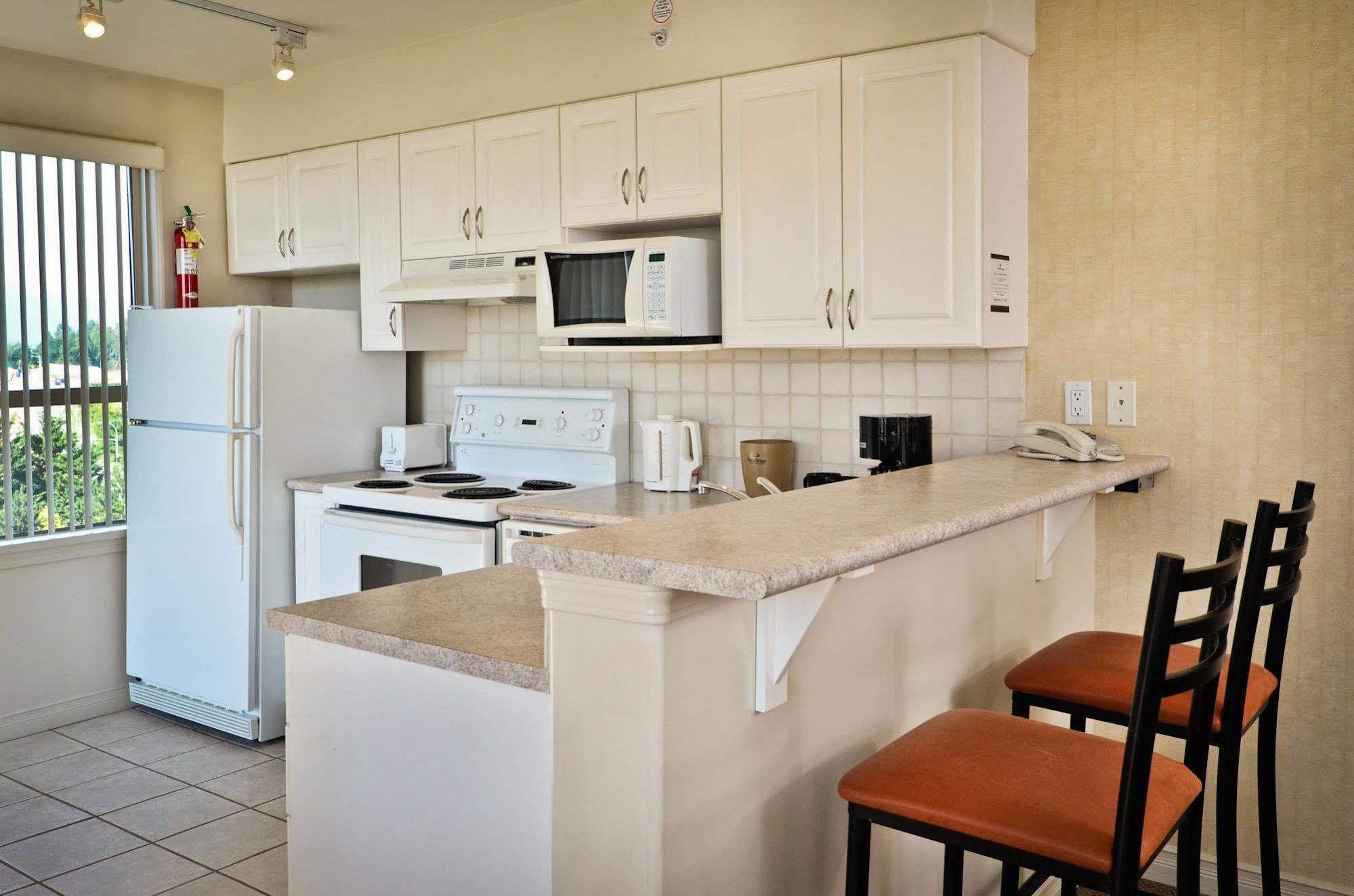 Sandman Suites Surrey - Guildford Buitenkant foto