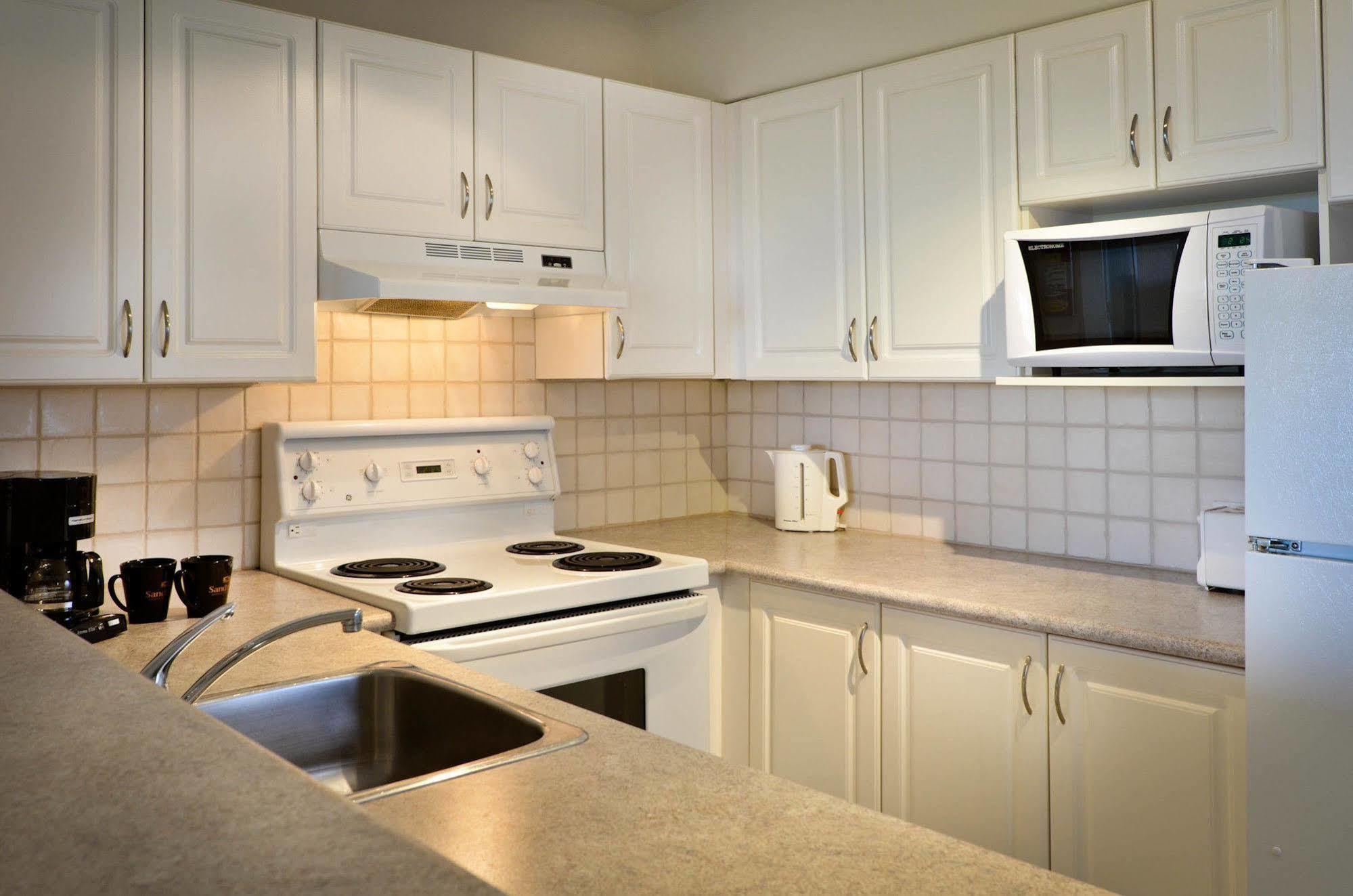 Sandman Suites Surrey - Guildford Buitenkant foto