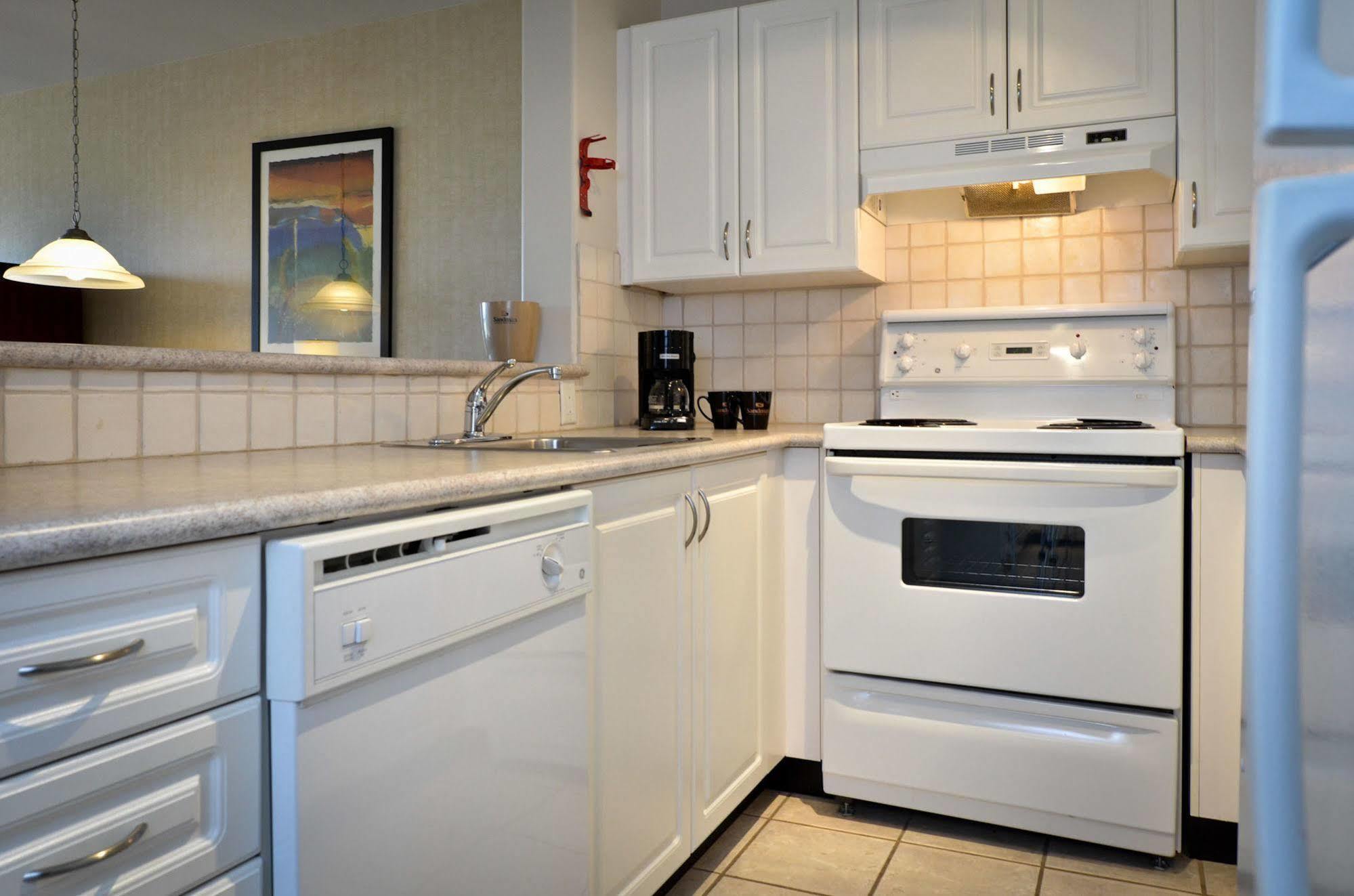 Sandman Suites Surrey - Guildford Buitenkant foto
