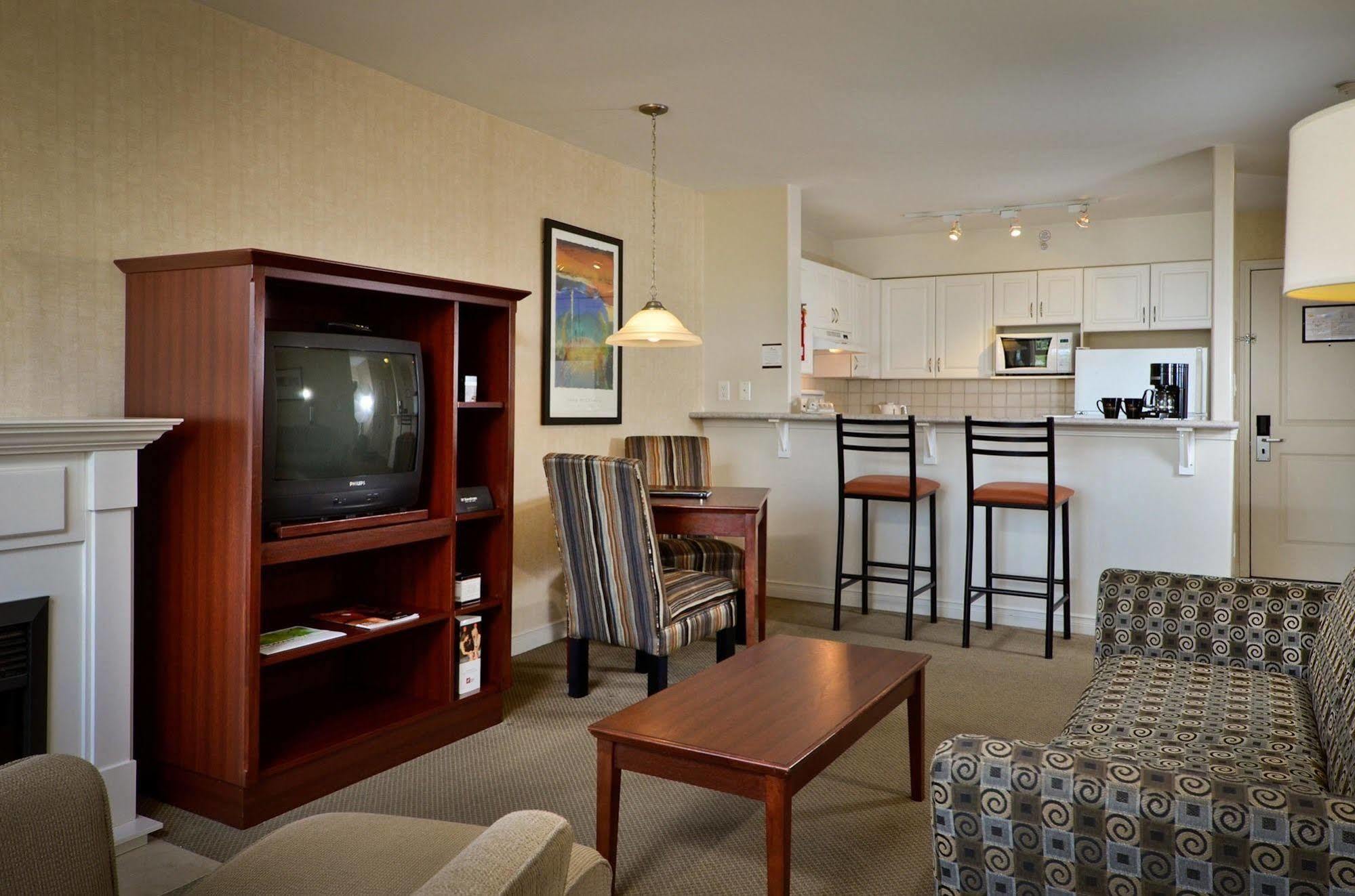 Sandman Suites Surrey - Guildford Buitenkant foto