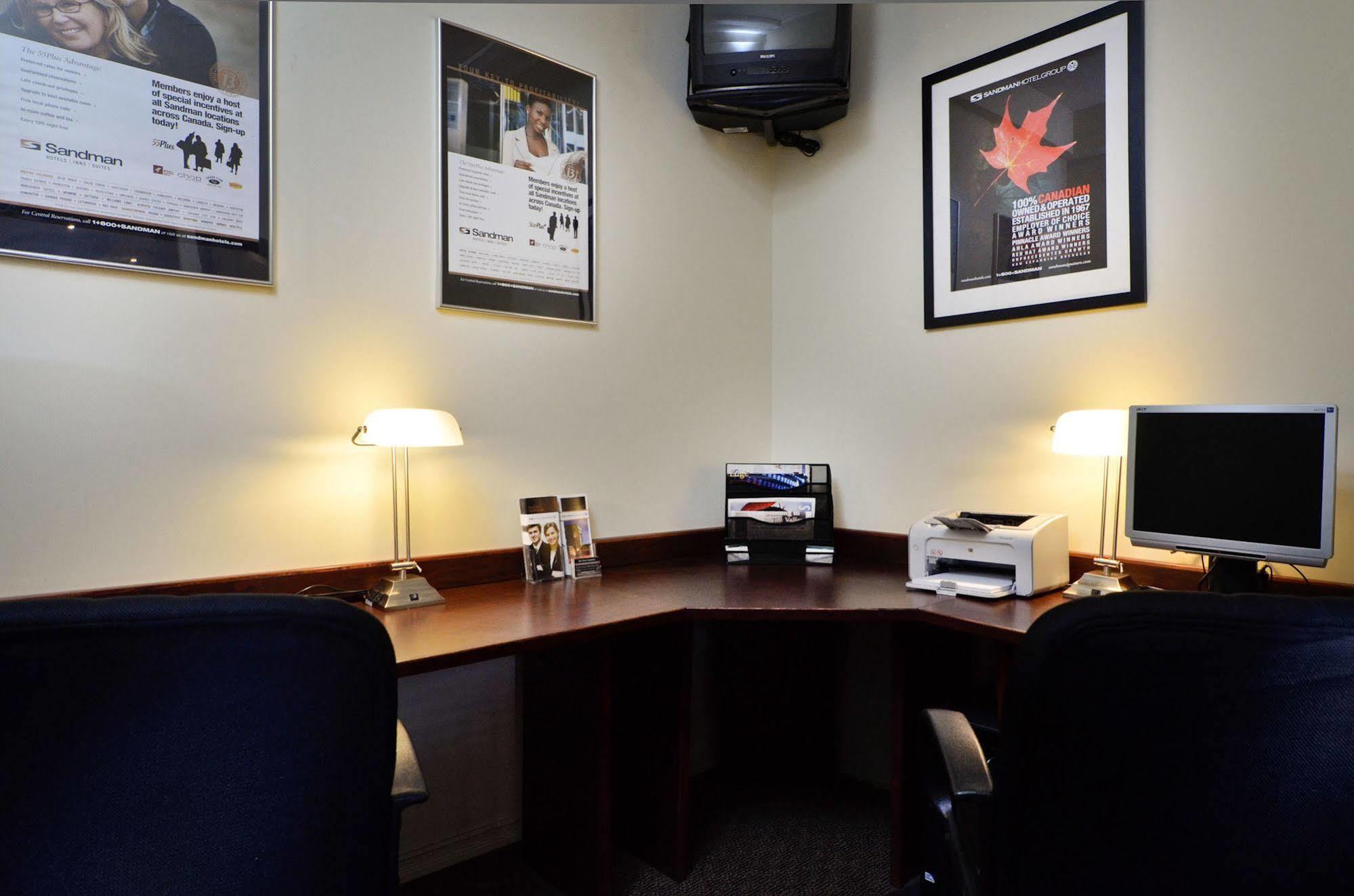 Sandman Suites Surrey - Guildford Buitenkant foto